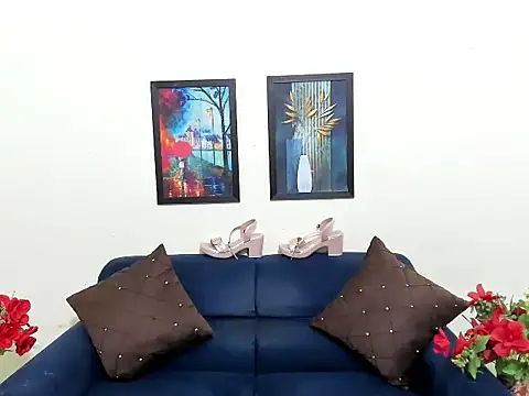 evaaelfiee online show from 5, 10, 2025