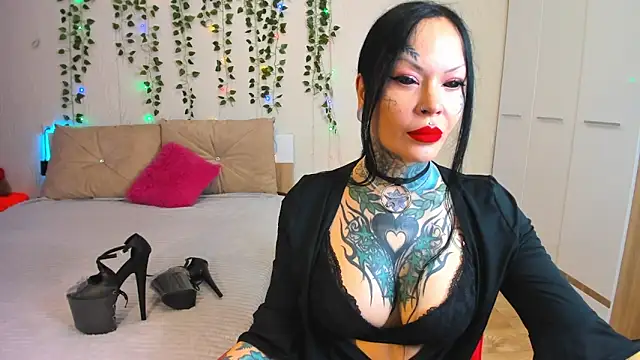 Megan Black Moon online show from 14, 3, 2025