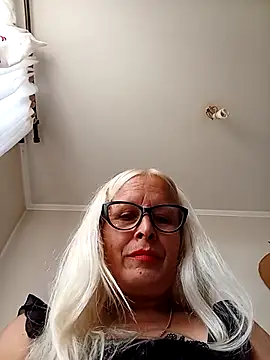 Snapshot of Rousmk1 chatting on 17, 3, 2025 Rousmk1 online show from 17, 3, 2025