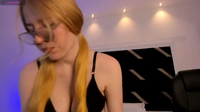 Snapshot of Alexa_Handler chatting on 19, 6, 2026 Alexa Handler online show from 19, 6, 2026