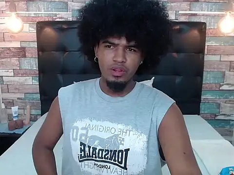 Snapshot of JaicobRuneer chatting on 15, 10, 2025 JaicobRuneer online show from 15, 10, 2025