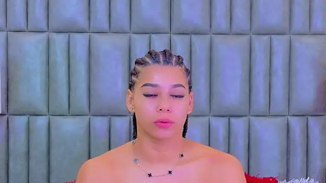 TiaraRosse online show from 13, 3, 2026