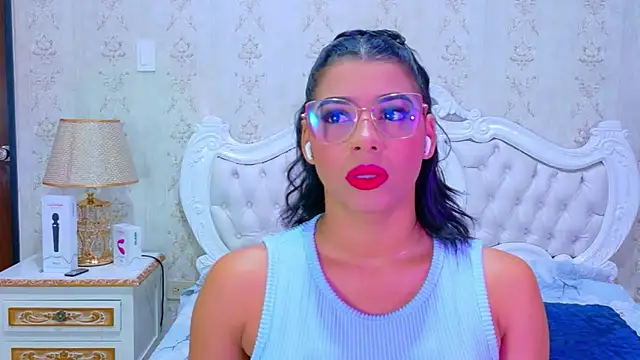 TiaraRosse online show from 19, 1, 2026