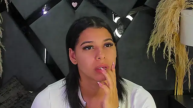 TiaraRosse online show from 11, 1, 2026