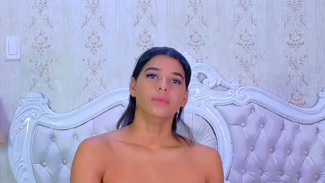 TiaraRosse online show from 1, 10, 2025