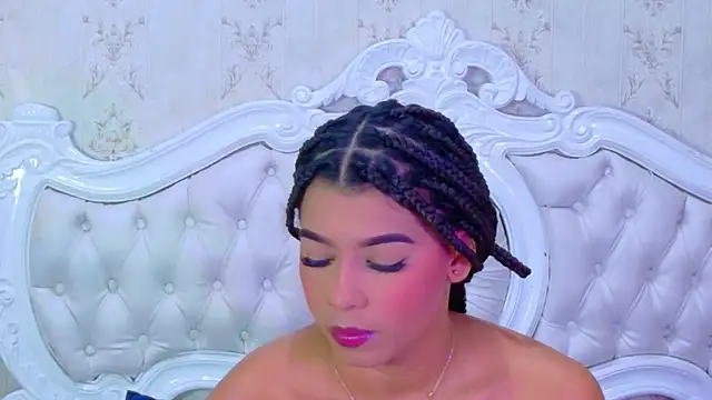 TiaraRosse online show from 6, 1, 2026