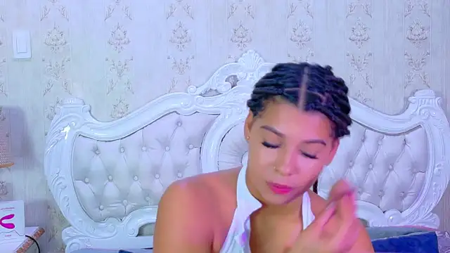 TiaraRosse online show from 19, 9, 2025