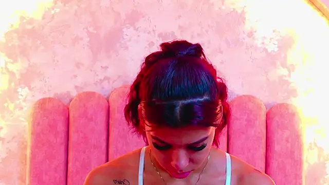 Snapshot of TiaraRosse chatting on 9, 7, 2026 TiaraRosse online show from 9, 7, 2026