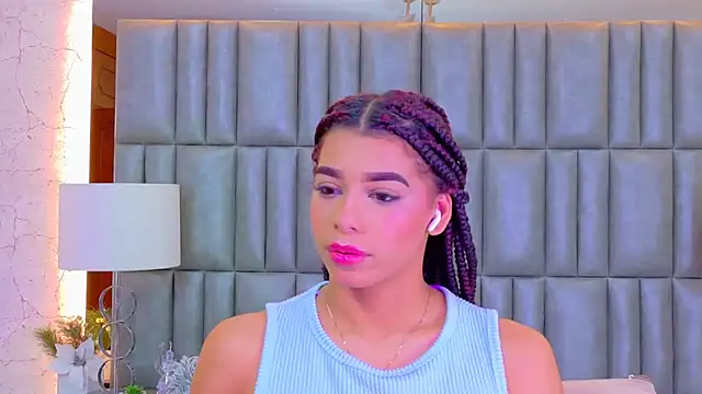 Snapshot of TiaraRosse chatting on 25, 6, 2026 TiaraRosse online show from 25, 6, 2026