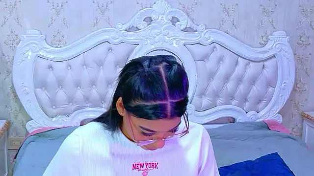 TiaraRosse online show from 17, 1, 2026