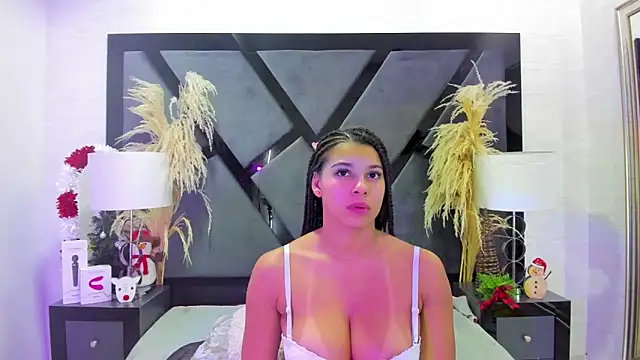 TiaraRosse online show from 21, 12, 2025