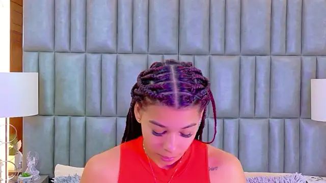 Snapshot of TiaraRosse chatting on 19, 6, 2026 TiaraRosse online show from 19, 6, 2026