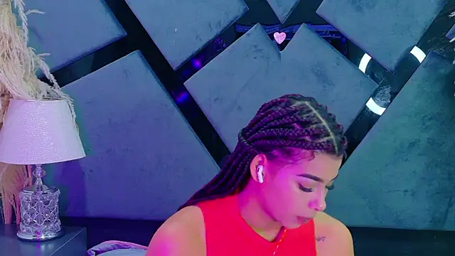 Snapshot of TiaraRosse chatting on 20, 6, 2026 TiaraRosse online show from 20, 6, 2026