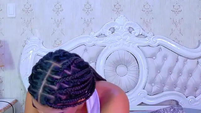 TiaraRosse online show from 25, 9, 2025