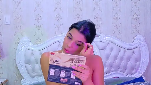 TiaraRosse online show from 6, 10, 2025