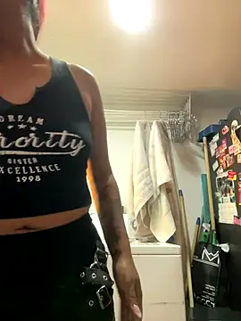 Cafeziitha02 online show from 18, 11, 2025