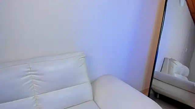 Rebeca Williams  online show from 2, 4, 2026