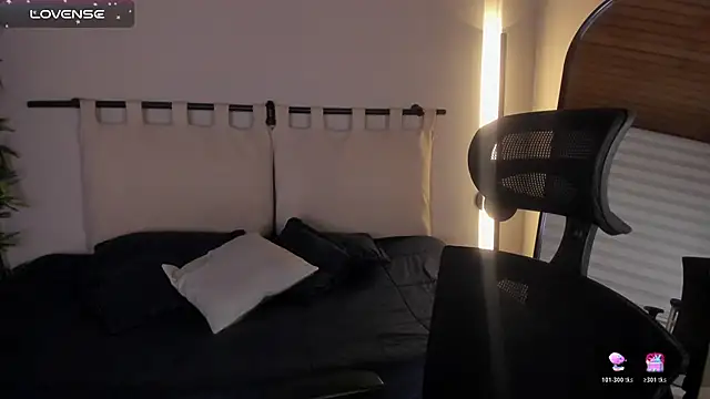 Rebeca Williams  online show from 15, 4, 2026