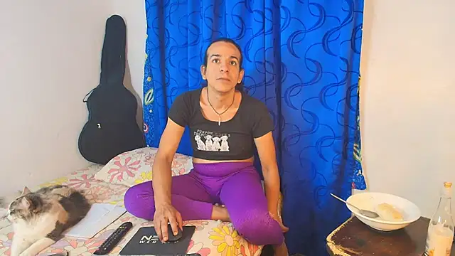 Oh Tique online show from 30, 11, 2025