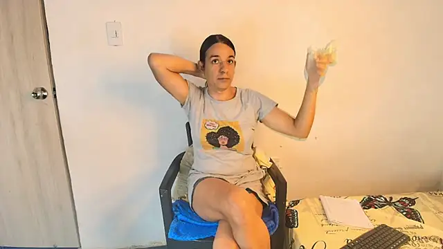 Oh Tique online show from 27, 11, 2025