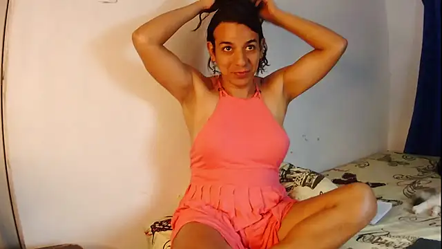 Oh Tique online show from 8, 10, 2025