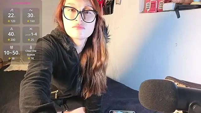 Snapshot of kittenlizz chatting on 8, 7, 2026 kittenlizz online show from 8, 7, 2026