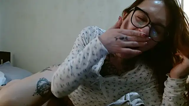 kittenlizz online show from 7, 3, 2025