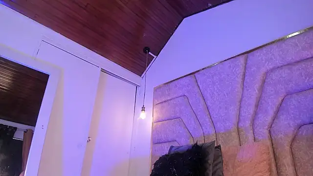 EmaJames25 online show from 4, 11, 2025