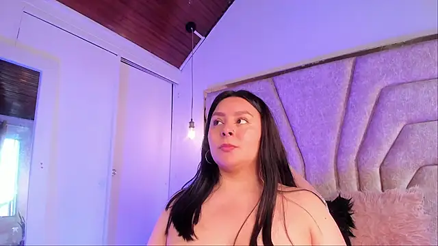 EmaJames25 online show from 2, 12, 2025