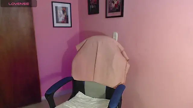 Snapshot of bunnyemilyrose36 chatting on 9, 9, 2025 bunnyemilyrose36 online show from 9, 9, 2025