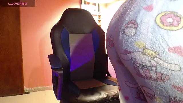 Snapshot of bunnyemilyrose36 chatting on 21, 11, 2025 bunnyemilyrose36 online show from 21, 11, 2025