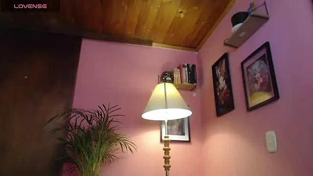 bunnyemilyrose36 online show from 19, 3, 2026