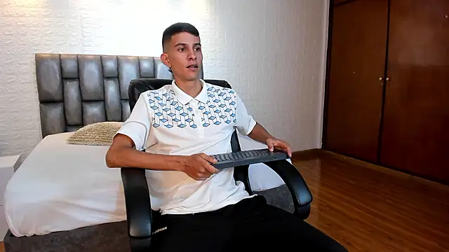 Aaron Scoot online show from 19, 3, 2026