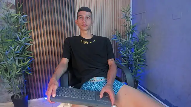 Aaron Scoot online show from 5, 12, 2025