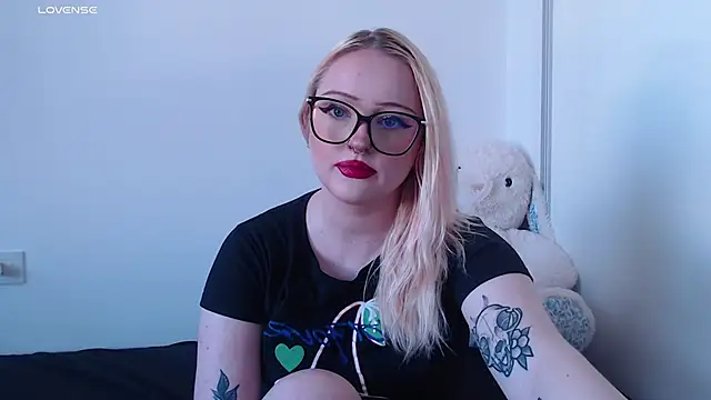 chloe levine online show from 12, 9, 2025