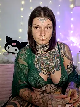 lizzardqueeen online show from 3, 2, 2026