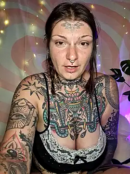 lizzardqueeen online show from 7, 3, 2026