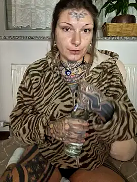 lizzardqueeen online show from 22, 11, 2025