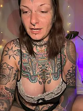 lizzardqueeen online show from 16, 3, 2026