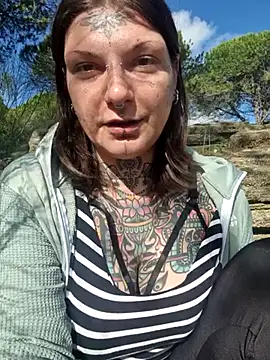 lizzardqueeen online show from 8, 1, 2026