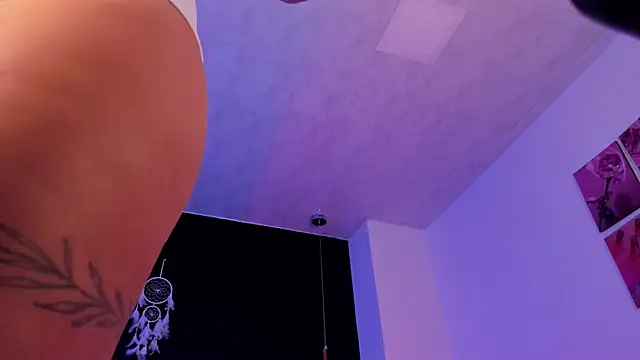 Aixa hill1 online show from 5, 12, 2025