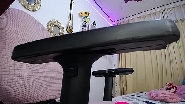 Soffy-brooks online show from 1, 2, 2025