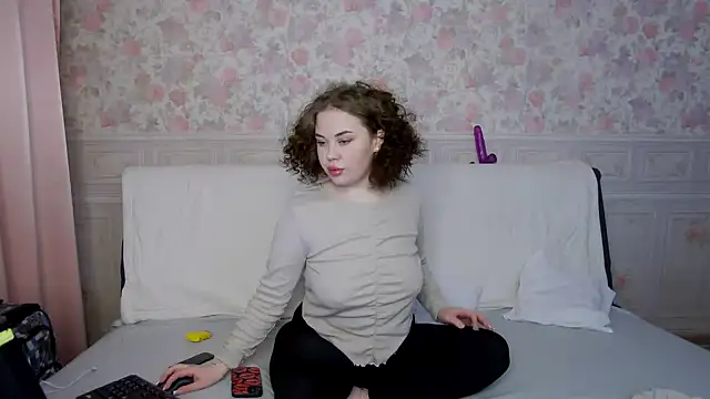 BettyCherryX online show from 10, 12, 2024