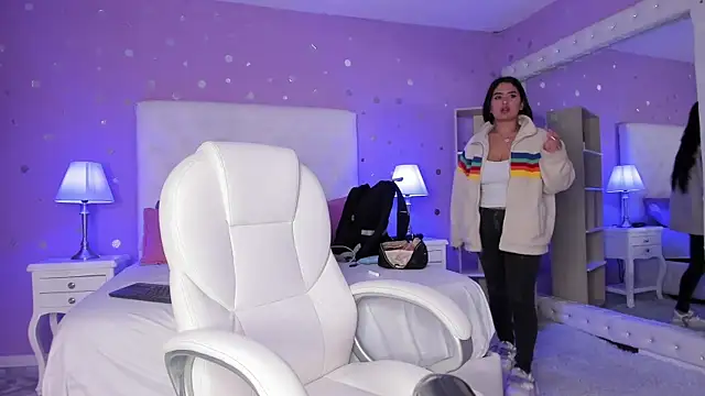 scarlette 15  online show from 1, 11, 2025