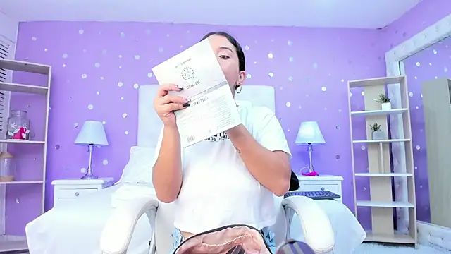 scarlette 15  online show from 14, 11, 2025