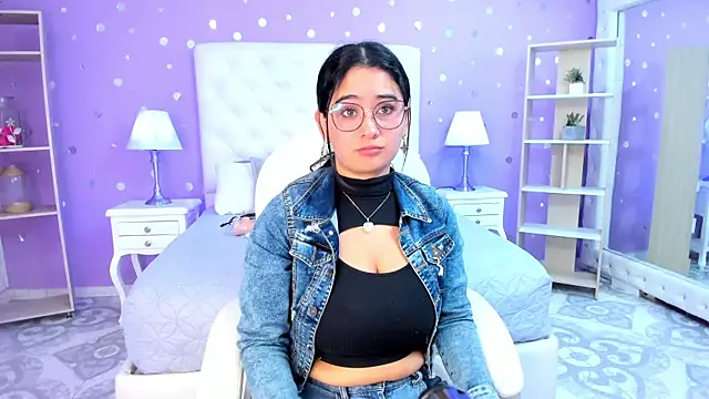 scarlette 15  online show from 11, 10, 2025