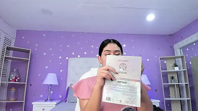 scarlette 15  online show from 11, 11, 2025