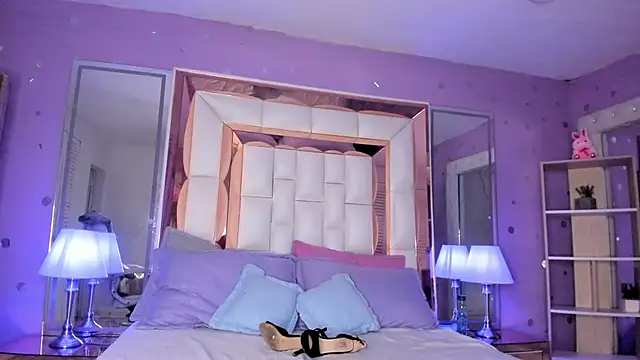 scarlette 15  online show from 30, 4, 2026