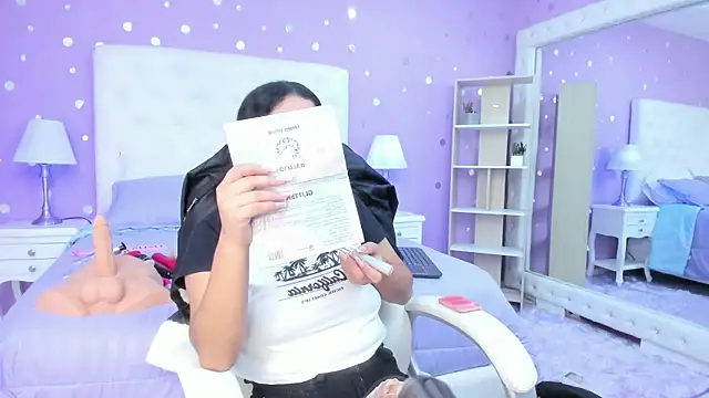 scarlette 15  online show from 16, 12, 2025