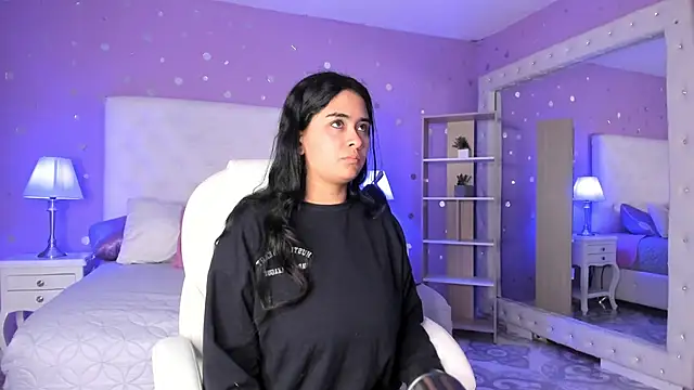 scarlette 15  online show from 10, 10, 2025